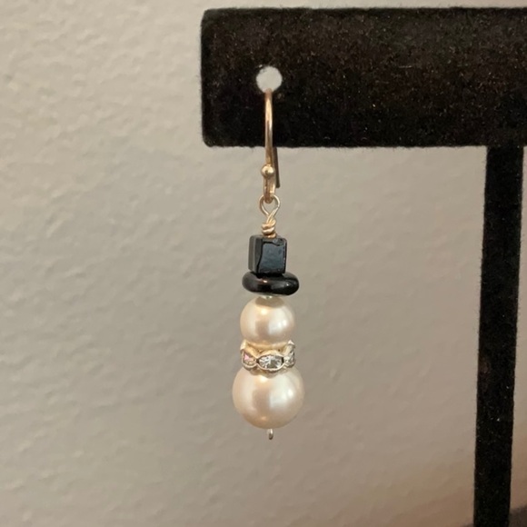 🎉 Buy 1, get 2 Free on all items $12 or less Snowman Earrings - Picture 5 of 5